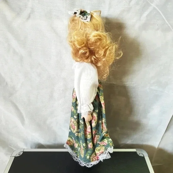 VINTAGE | Victorian Porcelain Doll sz 16" NIB - Picture 3 of 6